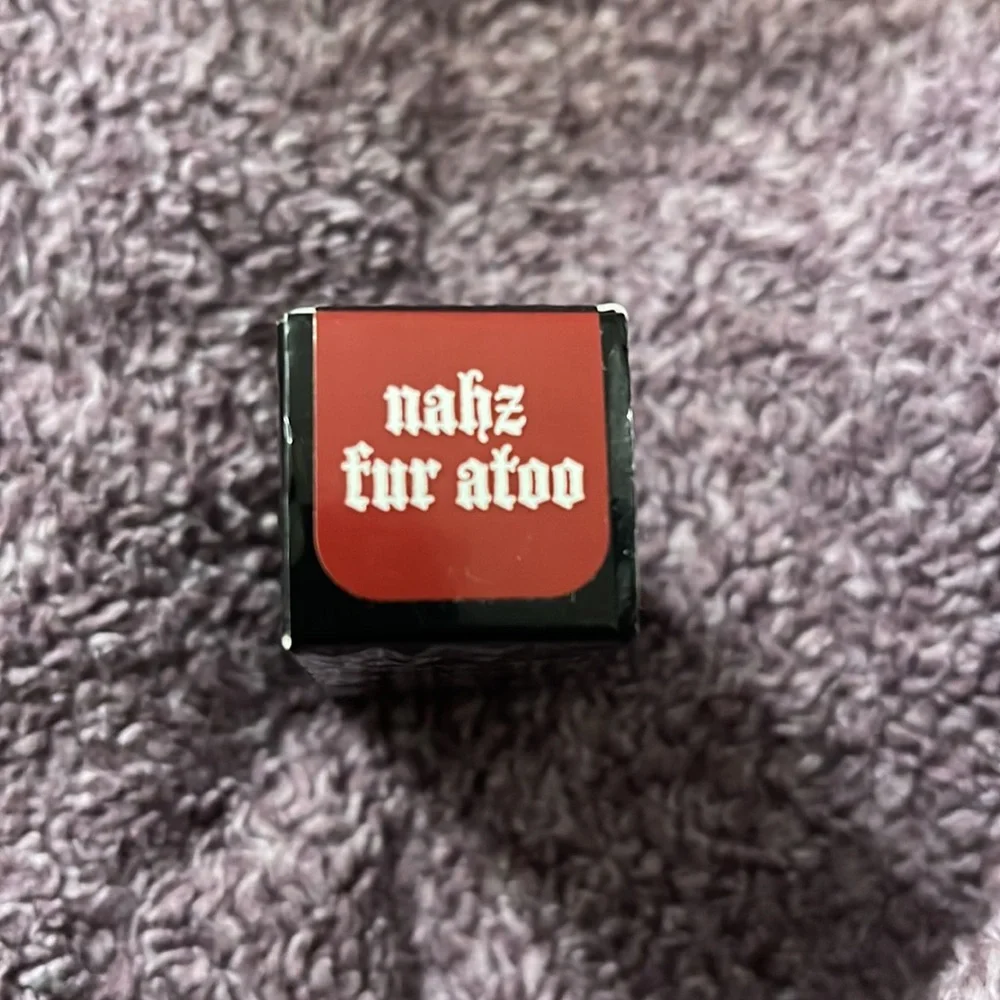 KVD Nahz Fur Atoo Studded Kiss Lipstick - Picture 5 of 5